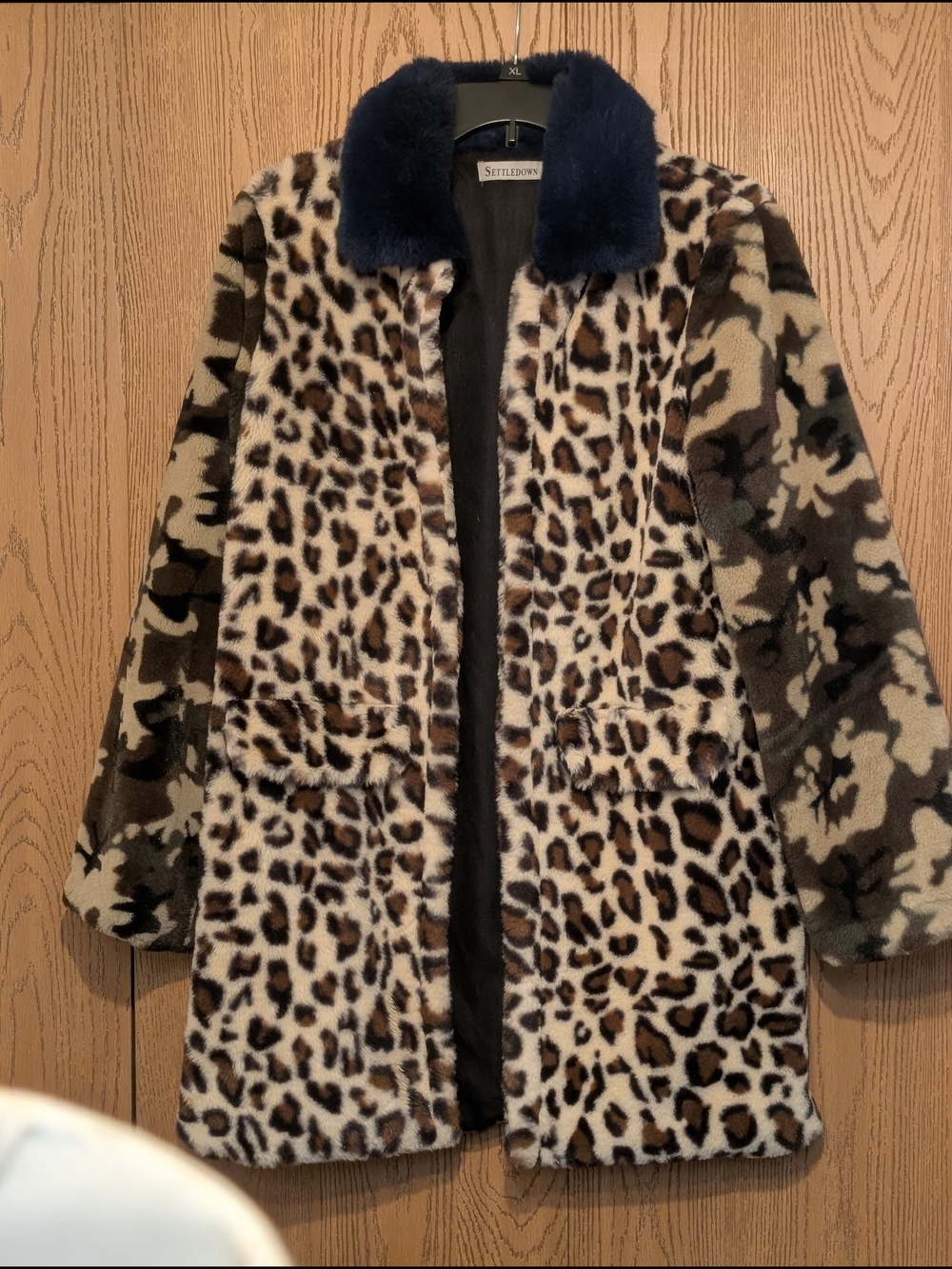 Stylish Leopard Faux Fur Coat with Vibrant Blue Collar And Camo Sleeves